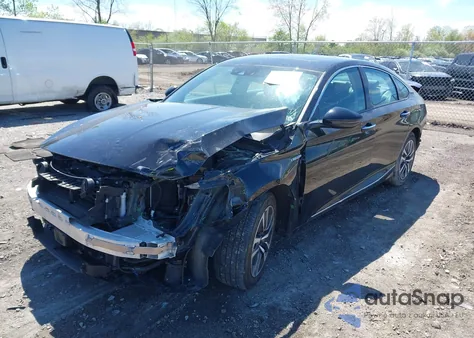 2020 Honda Accord Hybrid Touring z USA, uszkodzony, nr VIN 1HGCV3F9XLA017801